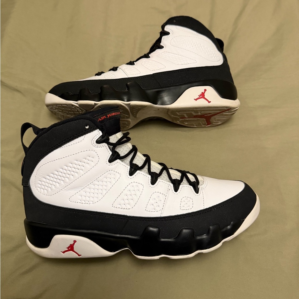 Air Jordan 9 Retro “Space Jam” (Men Size 10)
